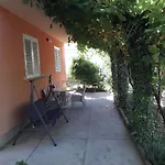 In - Riviera 17889 *