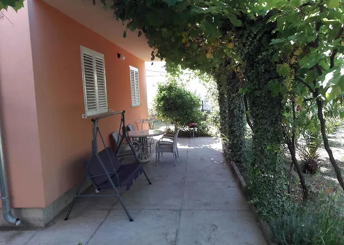 In - Riviera 17889 *