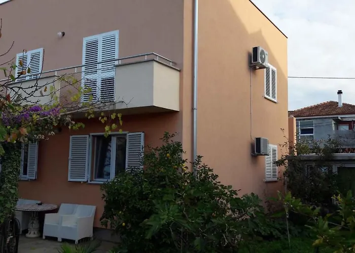 In - Riviera 17889 * 扎达尔